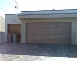 Elanora Affordable Garage Doors